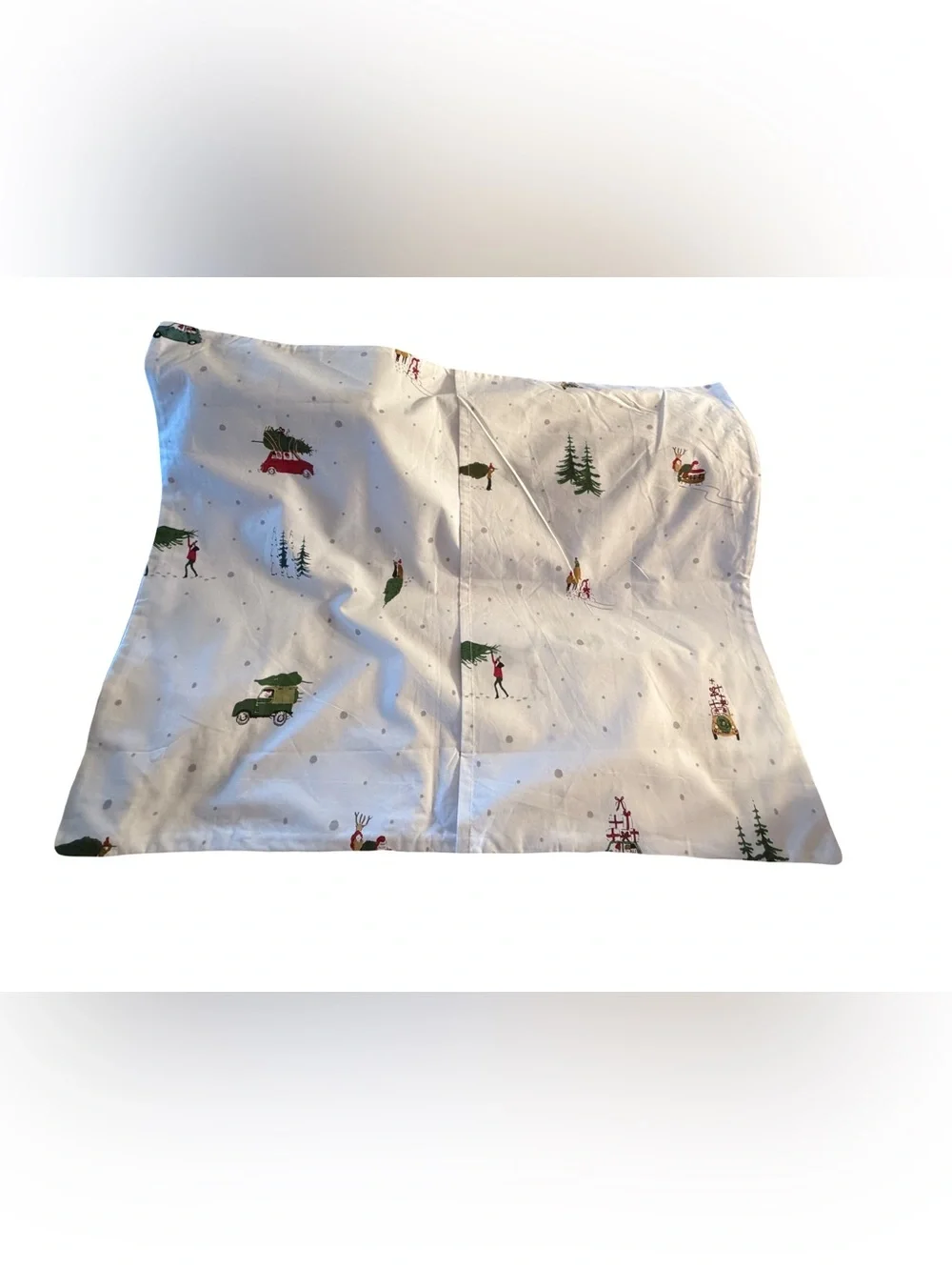 Sophie Allport NWOT Set of 6 Holiday and Winter Woods Theme Pillow Cases